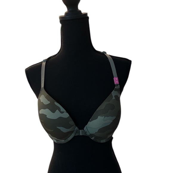 Victoria’s Secret PINK Wear Everywhere Push-Up Bra in a Green Camouflage Print - Picture 4 of 7